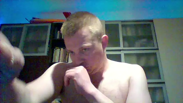 Snapshot of Matttthees chatting on 03.19.25 Matttthees online show from 03.19.25