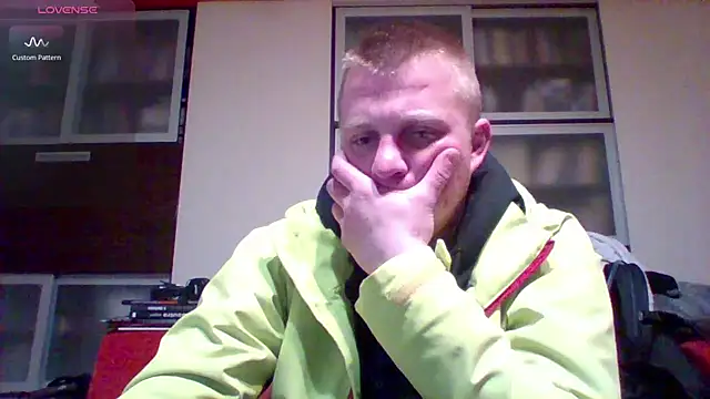 Snapshot of Matttthees chatting on 03.21.25 Matttthees online show from 03.21.25