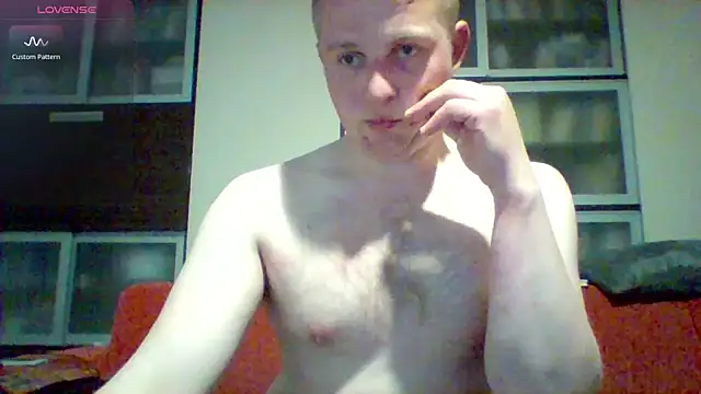 Snapshot of Matttthees chatting on 03.22.25 Matttthees online show from 03.22.25