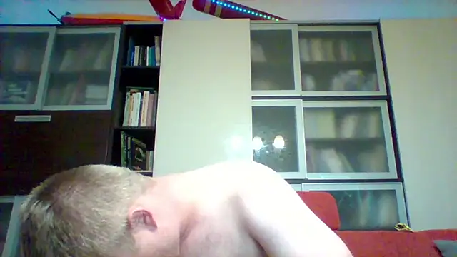 Snapshot of Matttthees chatting on 09.11.25 Matttthees online show from 09.11.25