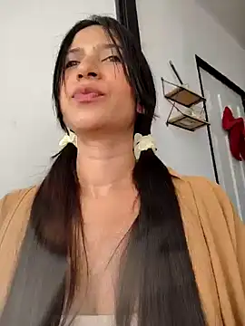 lady-rosse online show from 12.17.24