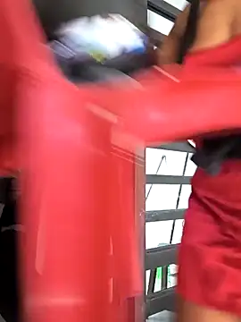 lady-rosse online show from 02.14.25