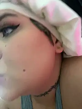 Laura takint online show from 12.24.24