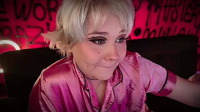 Laura takint online show from 02.10.25