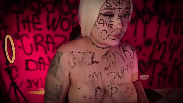 Laura takint online show from 02.12.25