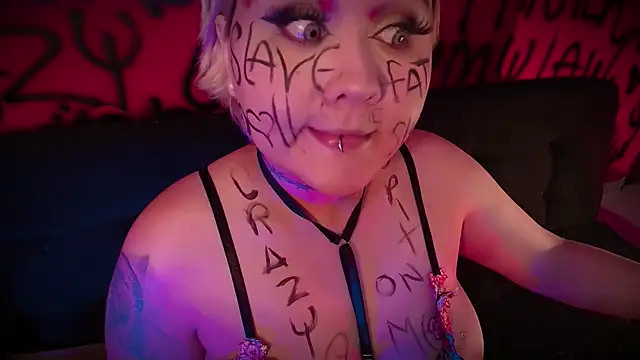 Laura takint online show from 02.24.25