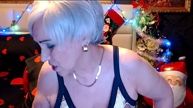 Snapshot of HappyWomanOn chatting on 12.19.24 HappyWomanOn online show from 12.19.24