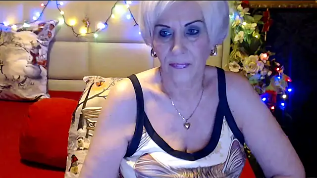 Snapshot of HappyWomanOn chatting on 01.02.25 HappyWomanOn online show from 01.02.25