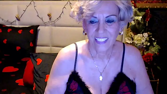 Snapshot of HappyWomanOn chatting on 01.27.25 HappyWomanOn online show from 01.27.25