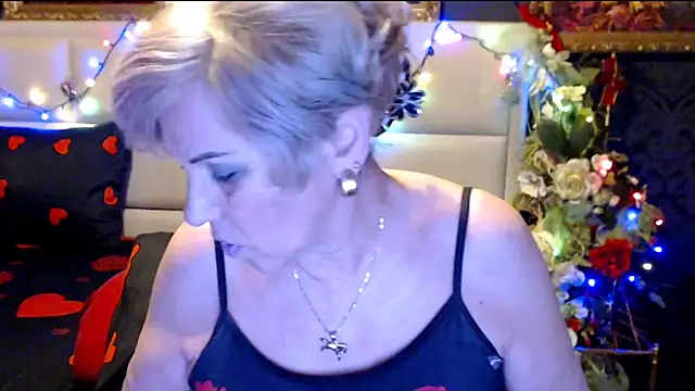 Snapshot of HappyWomanOn chatting on 01.29.25 HappyWomanOn online show from 01.29.25