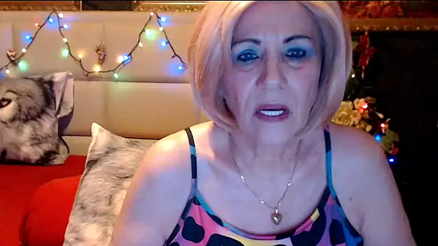 Snapshot of HappyWomanOn chatting on 03.16.25 HappyWomanOn online show from 03.16.25