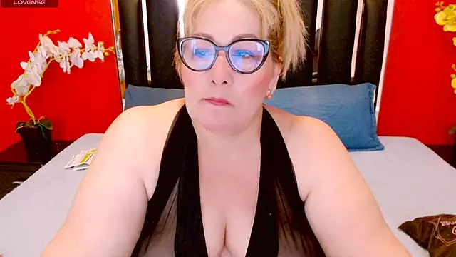 Nayla Garner online show from 03.22.25