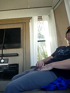 Hotredheadandtoungelasher online show from 11.17.25