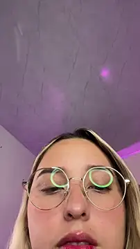 Snapshot of Irisweet_ chatting on 06.18.26 Irisweet online show from 06.18.26