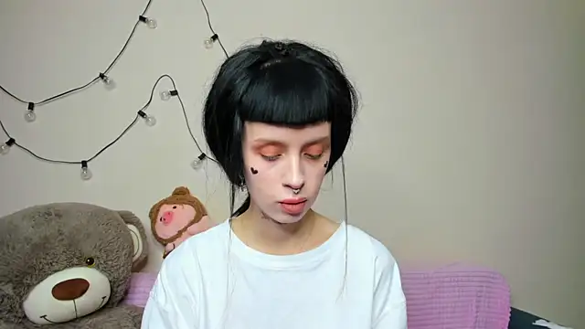 FlowerOfSin2001 online show from 10.11.25