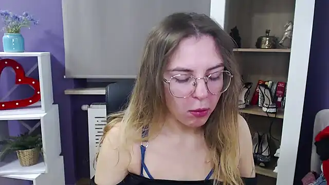 Snapshot of Zoey_Erotic chatting on 12.02.24 Zoey Erotic online show from 12.02.24