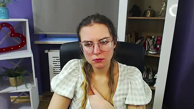 Snapshot of Zoey_Erotic chatting on 12.16.24 Zoey Erotic online show from 12.16.24