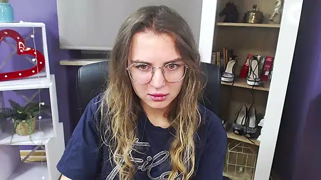 Snapshot of Zoey_Erotic chatting on 12.19.24 Zoey Erotic online show from 12.19.24