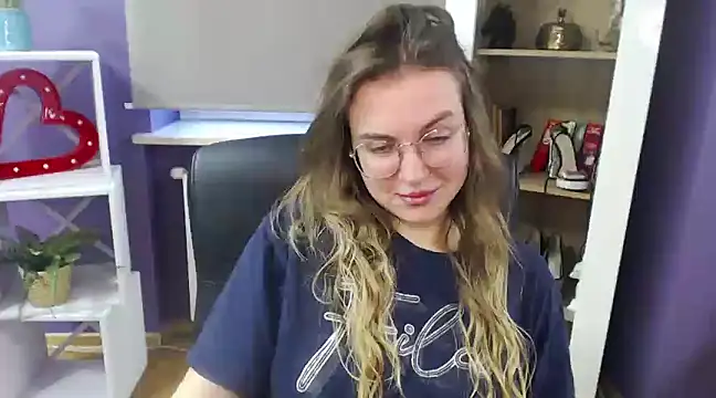 Snapshot of Zoey_Erotic chatting on 12.31.24 Zoey Erotic online show from 12.31.24