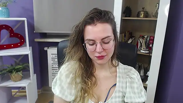 Snapshot of Zoey_Erotic chatting on 01.07.25 Zoey Erotic online show from 01.07.25