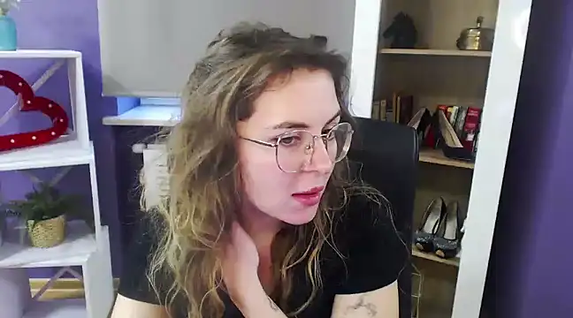 Snapshot of Zoey_Erotic chatting on 01.24.25 Zoey Erotic online show from 01.24.25