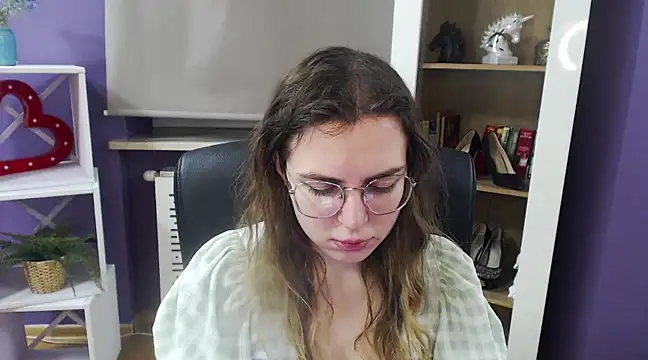 Snapshot of Zoey_Erotic chatting on 02.10.25 Zoey Erotic online show from 02.10.25