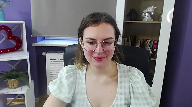 Snapshot of Zoey_Erotic chatting on 02.10.25 Zoey Erotic online show from 02.10.25
