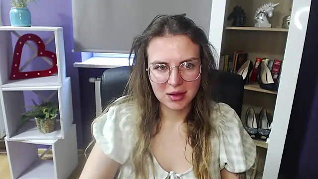Snapshot of Zoey_Erotic chatting on 02.18.25 Zoey Erotic online show from 02.18.25