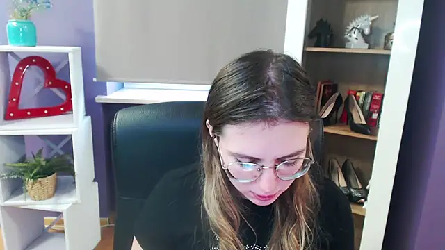 Snapshot of Zoey_Erotic chatting on 02.20.25 Zoey Erotic online show from 02.20.25