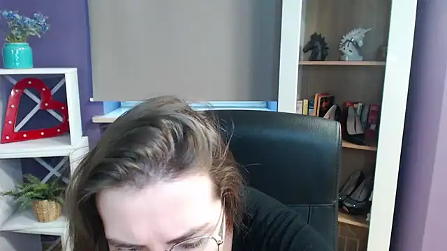 Snapshot of Zoey_Erotic chatting on 02.21.25 Zoey Erotic online show from 02.21.25
