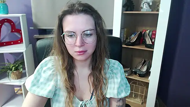 Snapshot of Zoey_Erotic chatting on 02.25.25 Zoey Erotic online show from 02.25.25