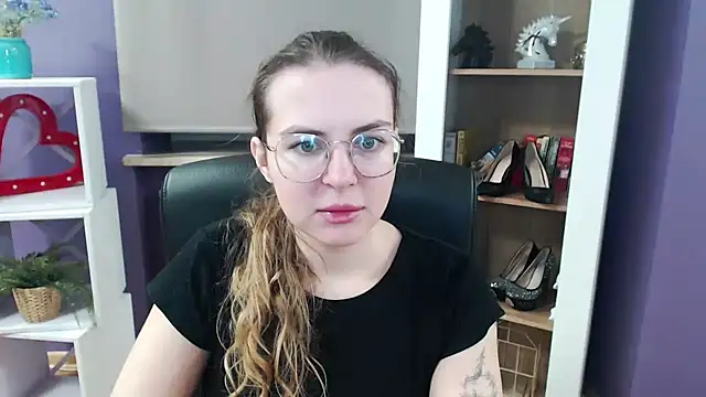 Snapshot of Zoey_Erotic chatting on 02.26.25 Zoey Erotic online show from 02.26.25