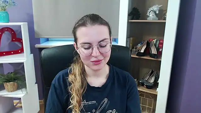 Snapshot of Zoey_Erotic chatting on 02.26.25 Zoey Erotic online show from 02.26.25