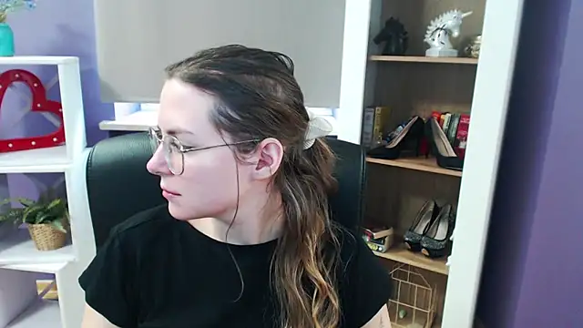 Snapshot of Zoey_Erotic chatting on 03.04.25 Zoey Erotic online show from 03.04.25