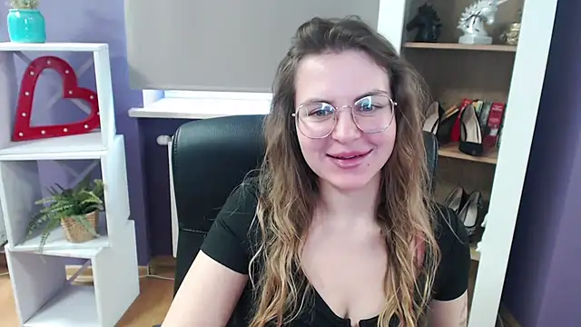 Snapshot of Zoey_Erotic chatting on 03.05.25 Zoey Erotic online show from 03.05.25