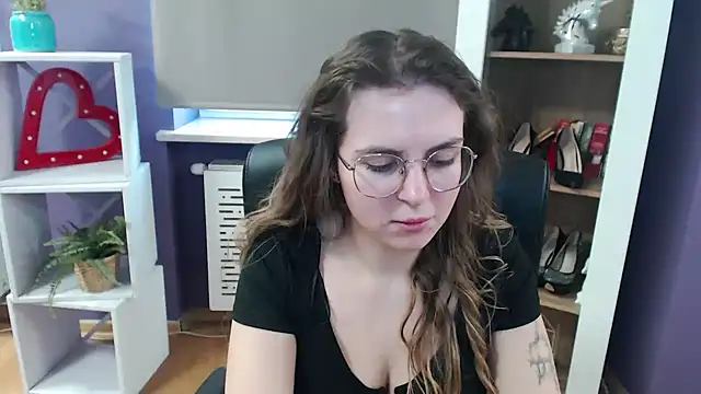 Snapshot of Zoey_Erotic chatting on 03.05.25 Zoey Erotic online show from 03.05.25