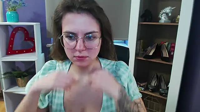 Snapshot of Zoey_Erotic chatting on 03.11.25 Zoey Erotic online show from 03.11.25