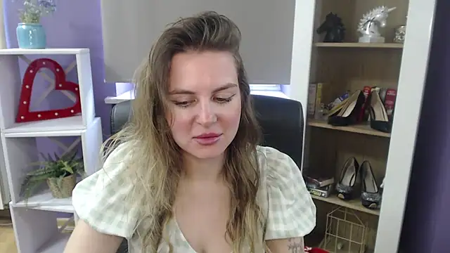 Snapshot of Zoey_Erotic chatting on 03.17.25 Zoey Erotic online show from 03.17.25
