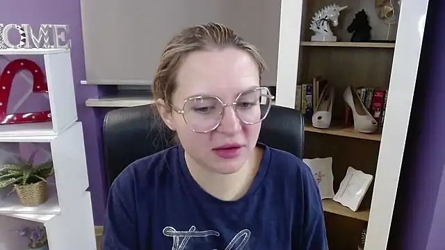 Zoey Erotic online show from 11.18.25