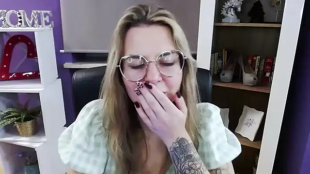 Zoey Erotic online show from 11.20.25