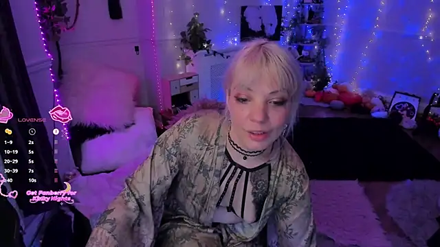 AliceW0lf online show from 11.29.25