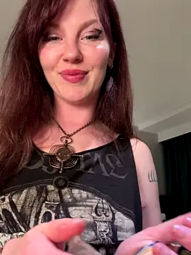 Snapshot of courtneyoccult chatting on 09.25.25 courtneyoccult online show from 09.25.25