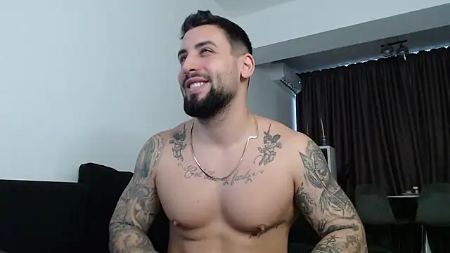 Snapshot of _DylanGreen chatting on 11.11.25 DylanGreen online show from 11.11.25