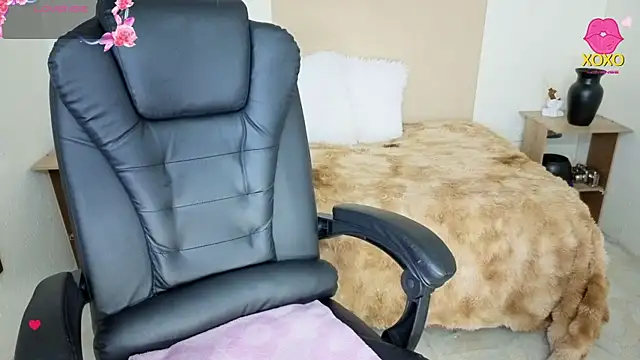 AnisiaFarina online show from 11.04.25