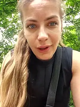 Snapshot of Keli_Jessi chatting on 05.23.26 Keli Jessi online show from 05.23.26