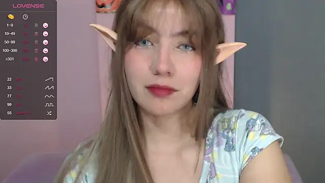 Snapshot of sweetrafaella chatting on 10.31.25 sweetrafaella online show from 10.31.25