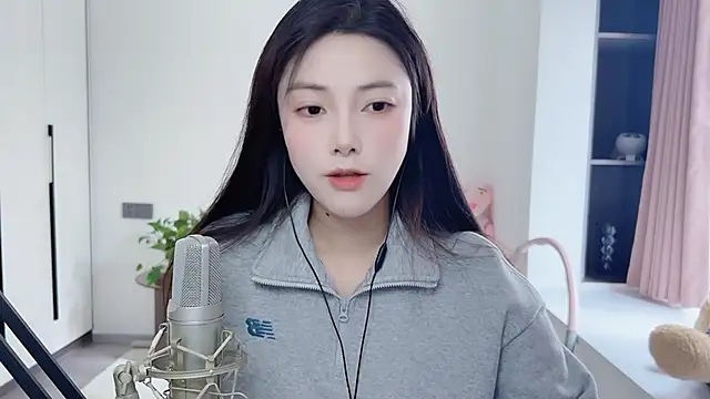 HaagenDazs  online show from 12.04.24