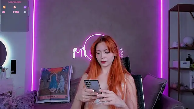 Snapshot of lika_lil chatting on 10.06.25 lika lil online show from 10.06.25