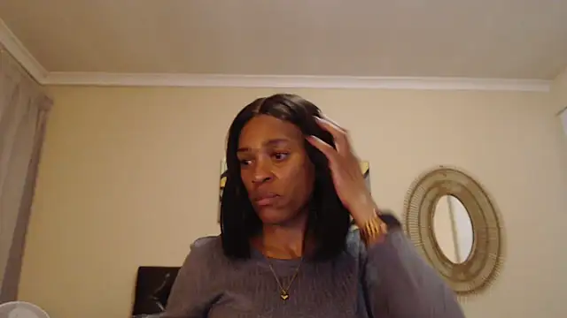 Snapshot of Creamyass22 chatting on 09.23.25 Creamyass22 online show from 09.23.25