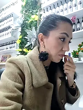 LunaZambrano online show from 02.15.25